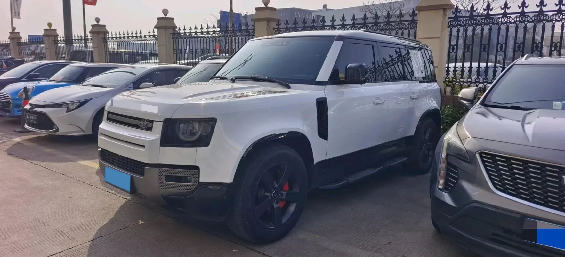 2024 Land Rover Defender 3.0T 400HP L6 8AT,autocango,china used car exporter,china ev exporter,chinese used car exporter,chinese used ev exporter