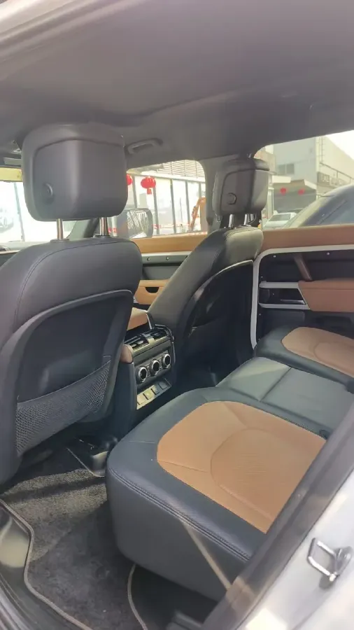 2024 Land Rover Defender 3.0T 400HP L6 8AT,autocango,china used car exporter,china ev exporter,chinese used car exporter,chinese used ev exporter