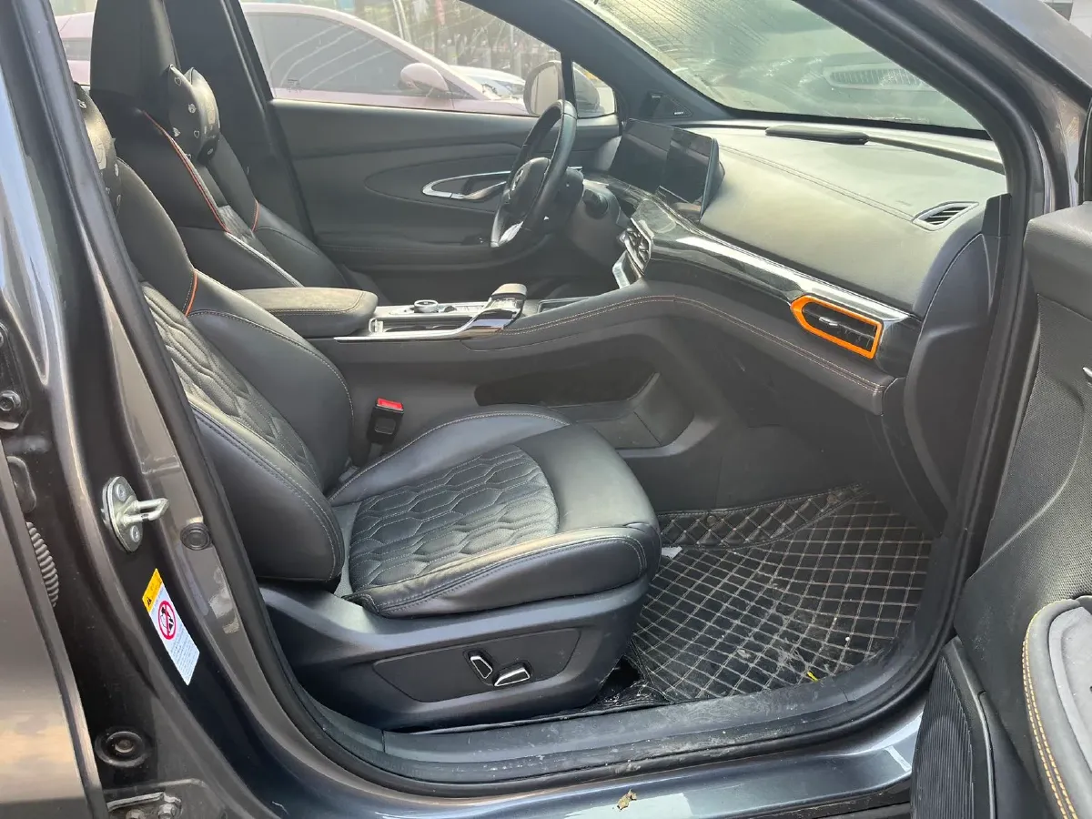 2022 ChangAn UNI-T 1.5T 188HP L4 7DCT,autocango,china used car exporter,china ev exporter,chinese used car exporter,chinese used ev exporter