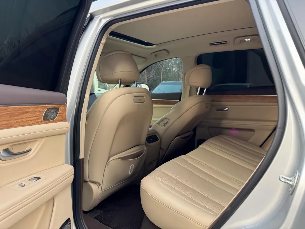 2024 AITO AITO M7 1.5T 152HP L4 REEV 40KWH,autocango,china used car exporter,china ev exporter,chinese used car exporter,chinese used ev exporter