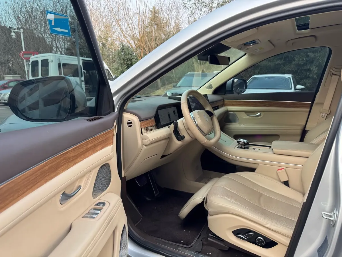 2024 AITO AITO M7 1.5T 152HP L4 REEV 40KWH,autocango,china used car exporter,china ev exporter,chinese used car exporter,chinese used ev exporter