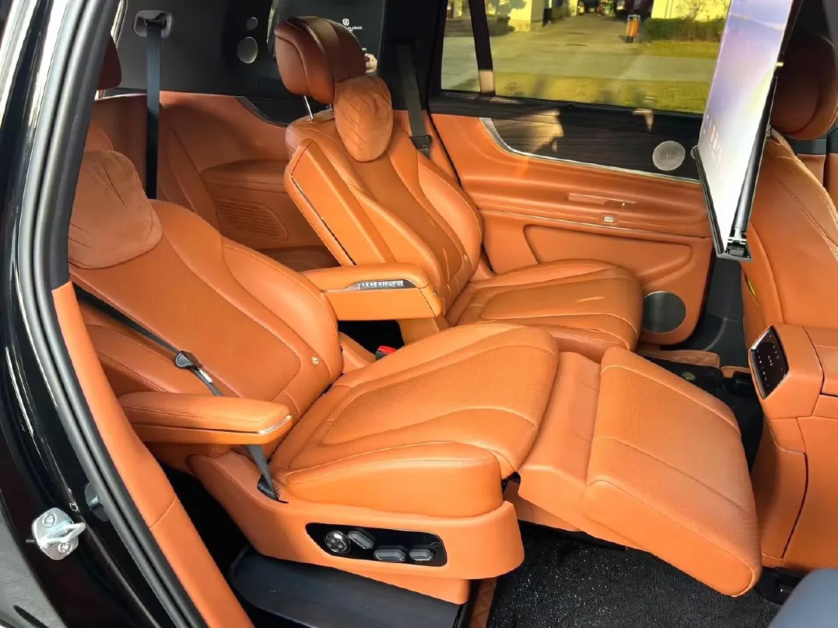 2024 AITO AITO M9 1.5T 152HP L4 REEV 42KWH,autocango,china used car exporter,china ev exporter,chinese used car exporter,chinese used ev exporter