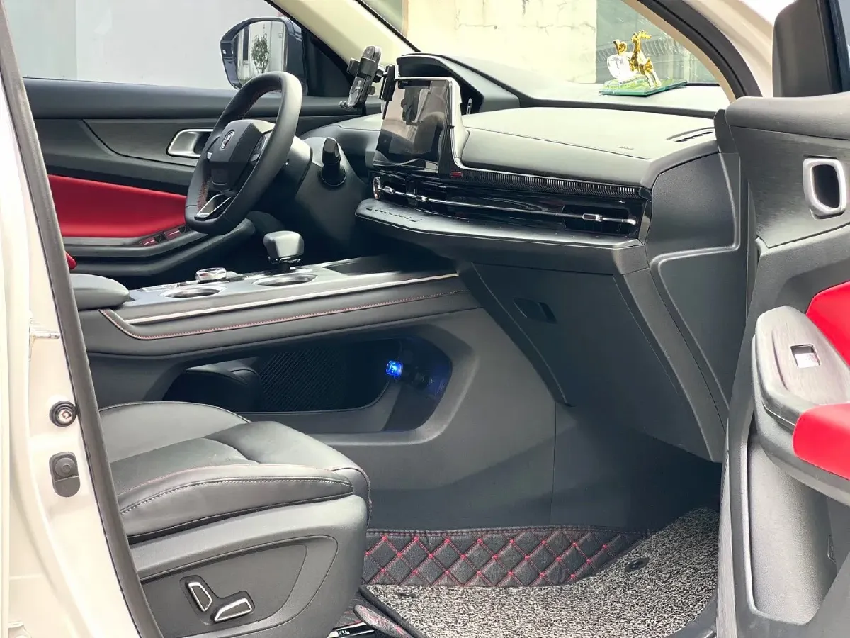 2022 ChangAn Oshan X7 Plus 1.5T 188HP L4 7DCT,autocango,china used car exporter,china ev exporter,chinese used car exporter,chinese used ev exporter