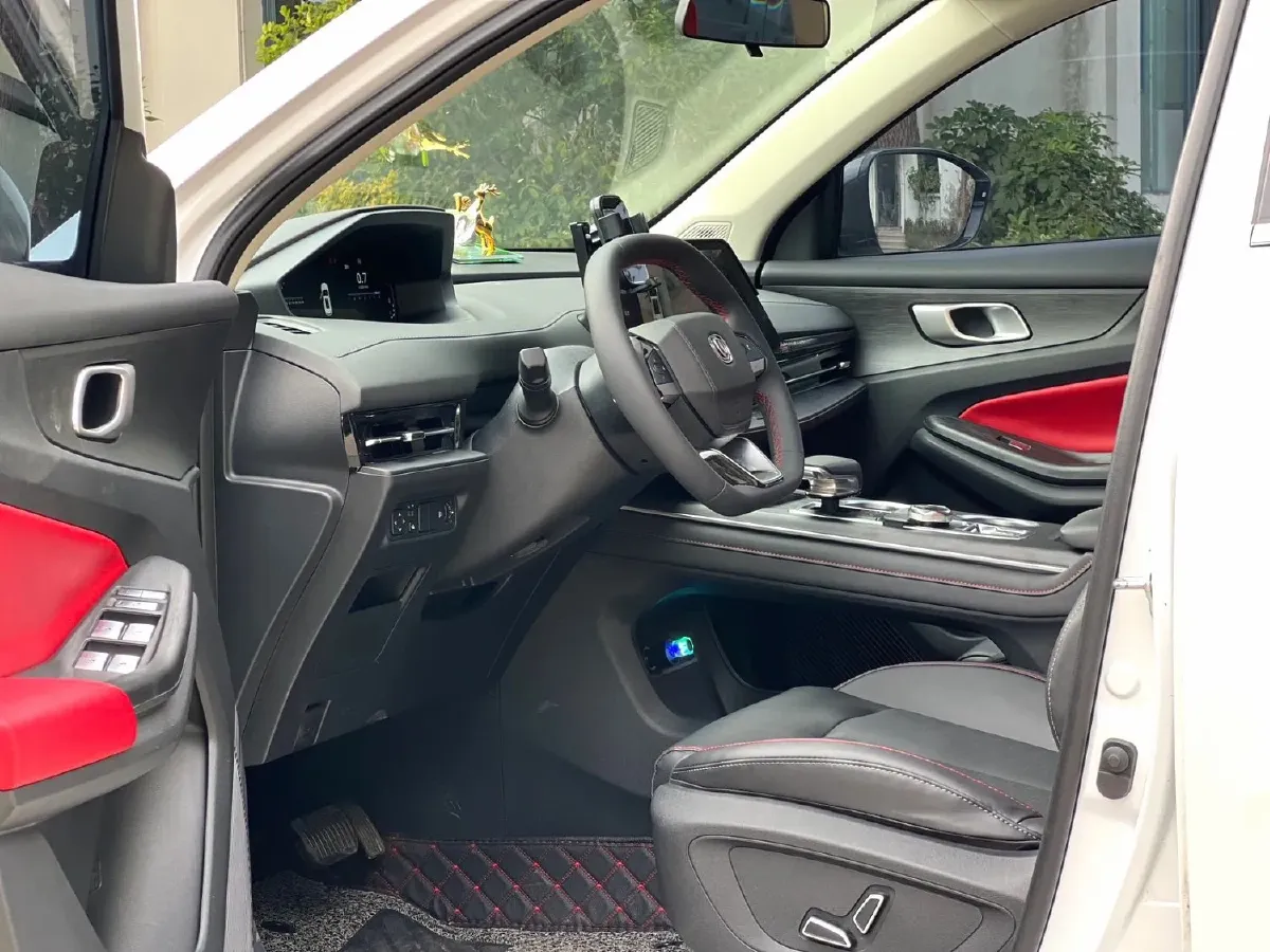 2022 ChangAn Oshan X7 Plus 1.5T 188HP L4 7DCT,autocango,china used car exporter,china ev exporter,chinese used car exporter,chinese used ev exporter