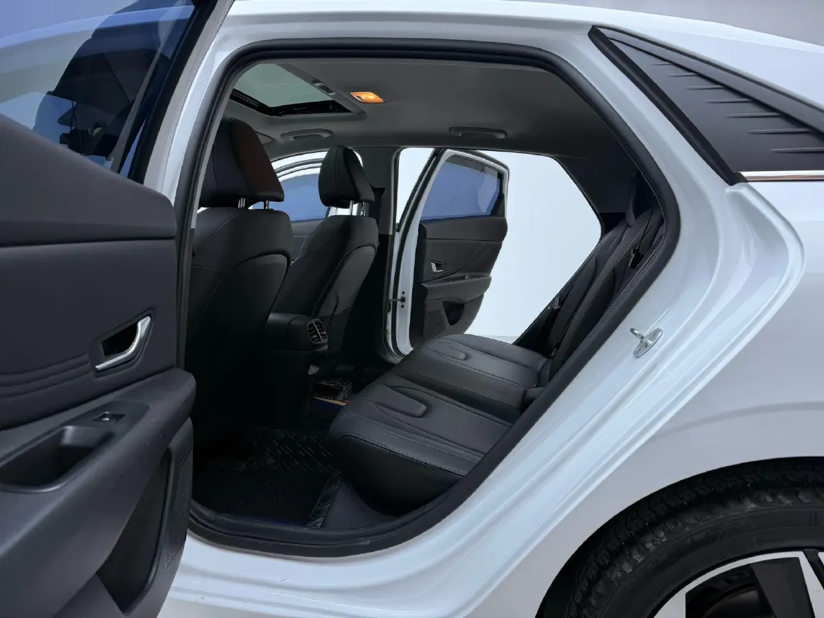 2022 Hyundai Elantra 1.5L 115HP L4 CVT,autocango,china used car exporter,china ev exporter,chinese used car exporter,chinese used ev exporter