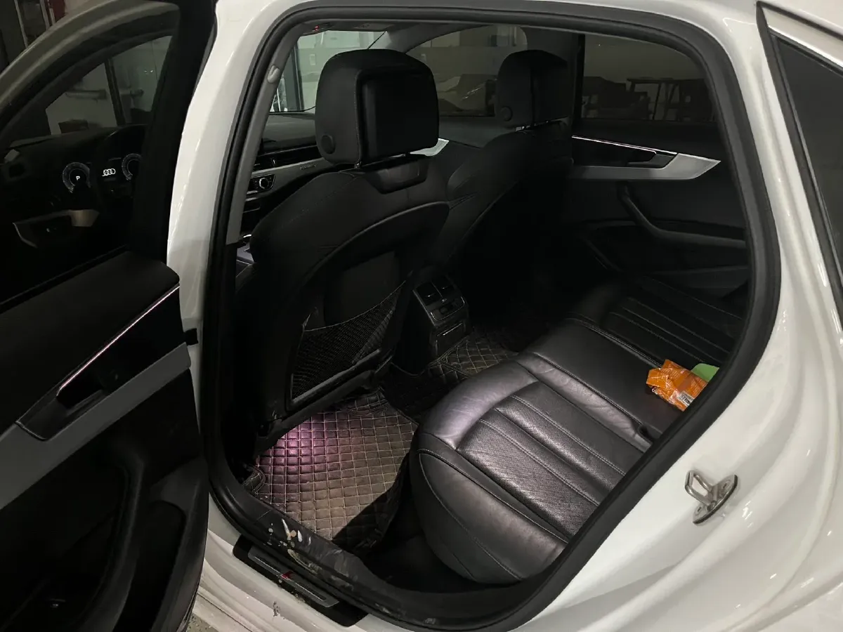 2020 Audi A4L 2.0T 190HP L4 7DCT,autocango,china used car exporter,china ev exporter,chinese used car exporter,chinese used ev exporter