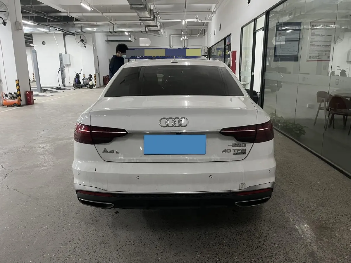 2020 Audi A4L 2.0T 190HP L4 7DCT,autocango,china used car exporter,china ev exporter,chinese used car exporter,chinese used ev exporter