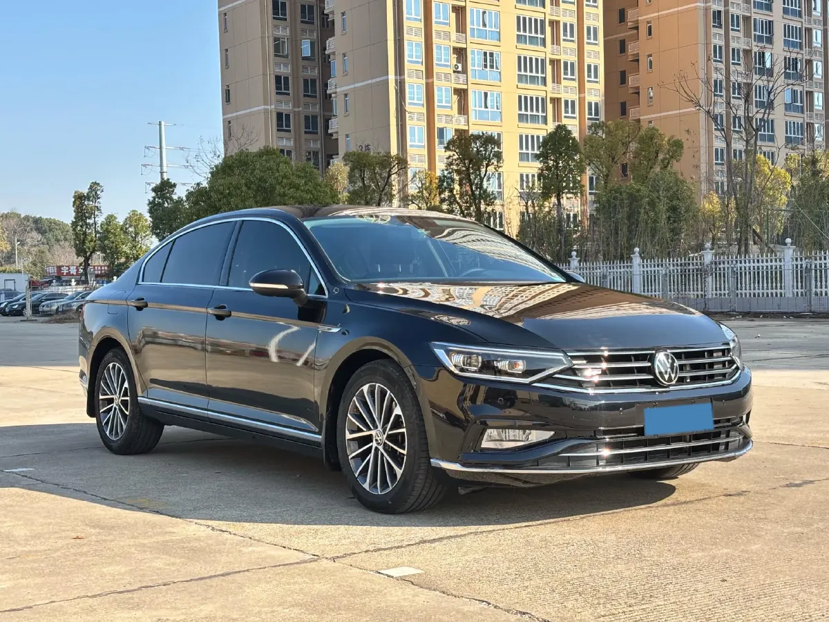 2020 Volkswagen Magotan 2.0T 186HP L4 7DCT,autocango,china used car exporter,china ev exporter,chinese used car exporter,chinese used ev exporter