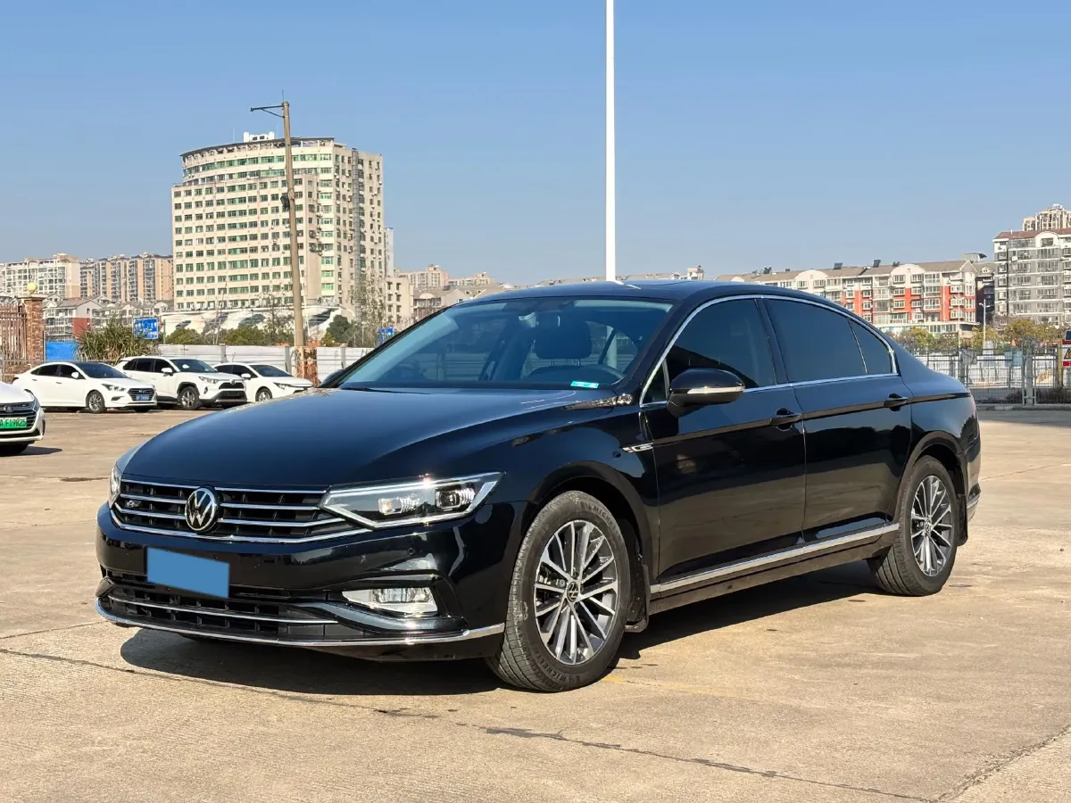 2020 Volkswagen Magotan 2.0T 186HP L4 7DCT,autocango,china used car exporter,china ev exporter,chinese used car exporter,chinese used ev exporter
