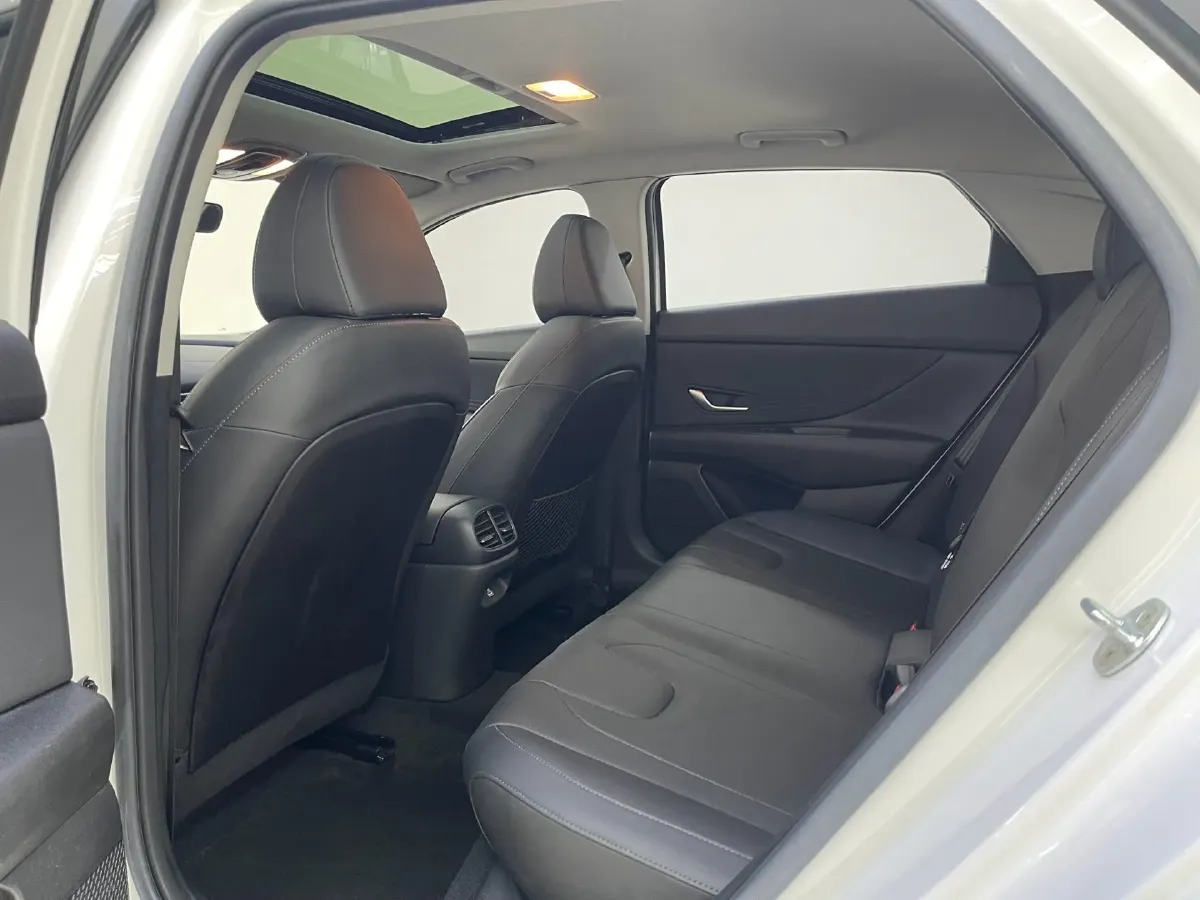 2022 Hyundai Elantra 1.5L 115HP L4 CVT,autocango,china used car exporter,china ev exporter,chinese used car exporter,chinese used ev exporter