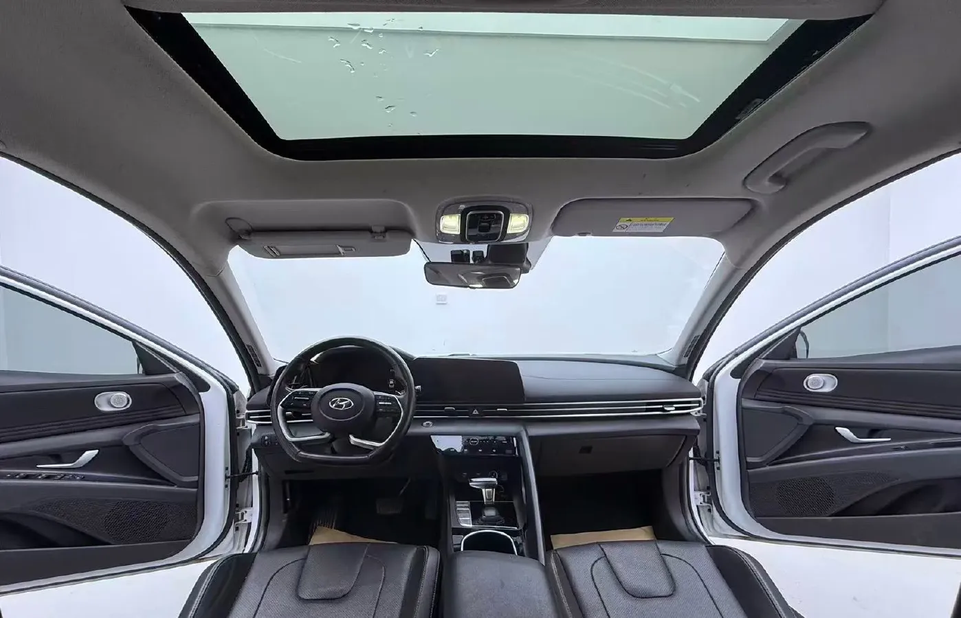 2021 Hyundai Elantra 1.5L 115HP L4 CVT,autocango,china used car exporter,china ev exporter,chinese used car exporter,chinese used ev exporter