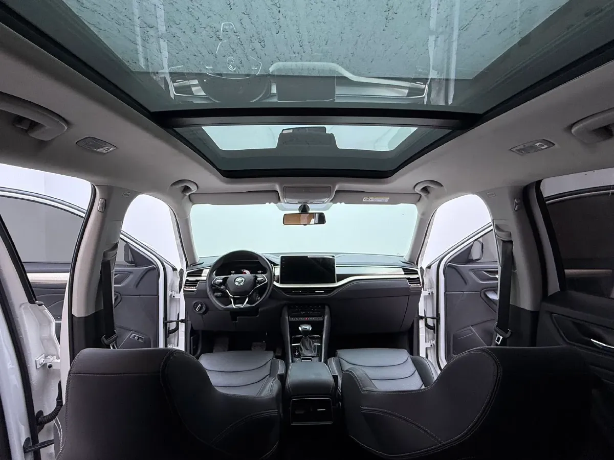 2022 Skoda Kodiak 2.0T 186HP L4 7DCT,autocango,china used car exporter,china ev exporter,chinese used car exporter,chinese used ev exporter