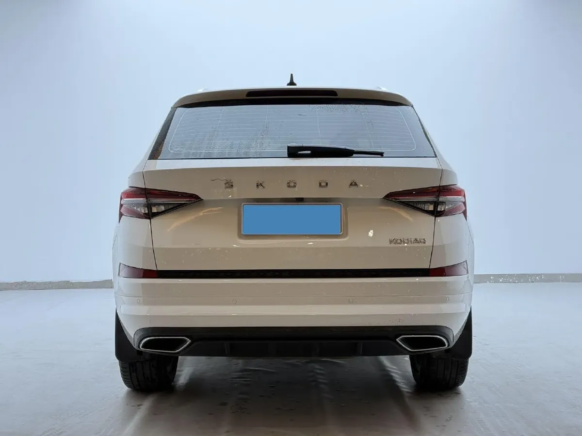 2022 Skoda Kodiak 2.0T 186HP L4 7DCT,autocango,china used car exporter,china ev exporter,chinese used car exporter,chinese used ev exporter