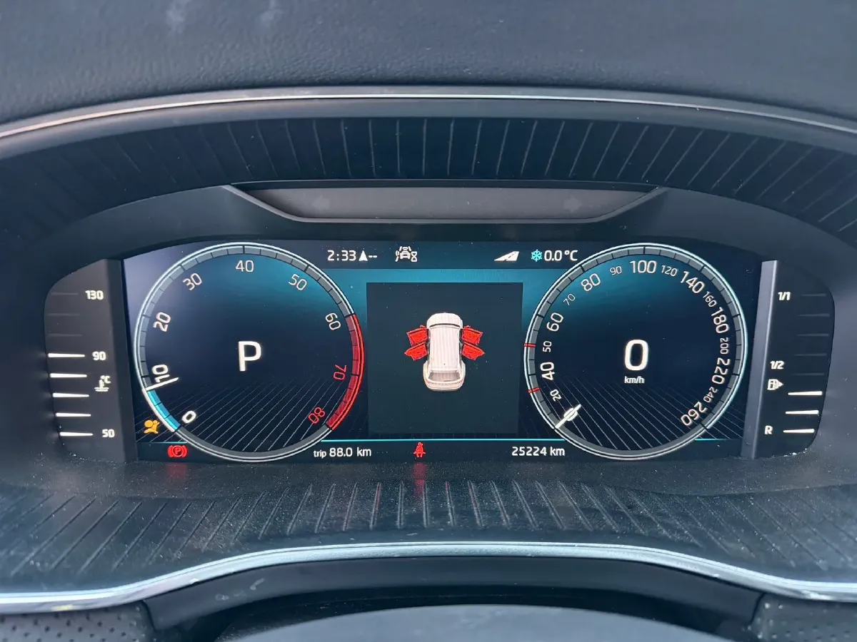 2022 Skoda Kodiak 2.0T 186HP L4 7DCT,autocango,china used car exporter,china ev exporter,chinese used car exporter,chinese used ev exporter