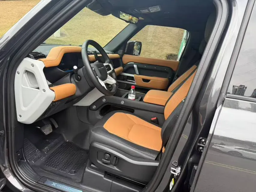 2024 Land Rover Defender 3.0T 400HP L6 8AT,autocango,china used car exporter,china ev exporter,chinese used car exporter,chinese used ev exporter