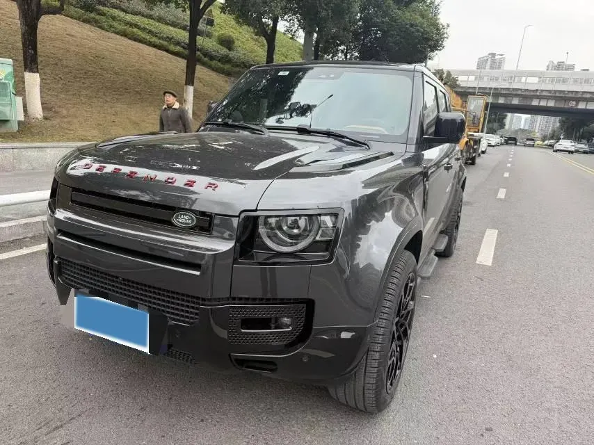 2024 Land Rover Defender 3.0T 400HP L6 8AT,autocango,china used car exporter,china ev exporter,chinese used car exporter,chinese used ev exporter