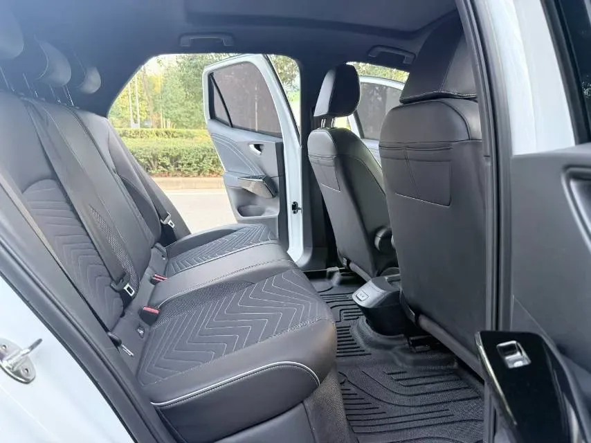 2024 Volkswagen ID.3 BEV 52.8KWH,autocango,china used car exporter,china ev exporter,chinese used car exporter,chinese used ev exporter