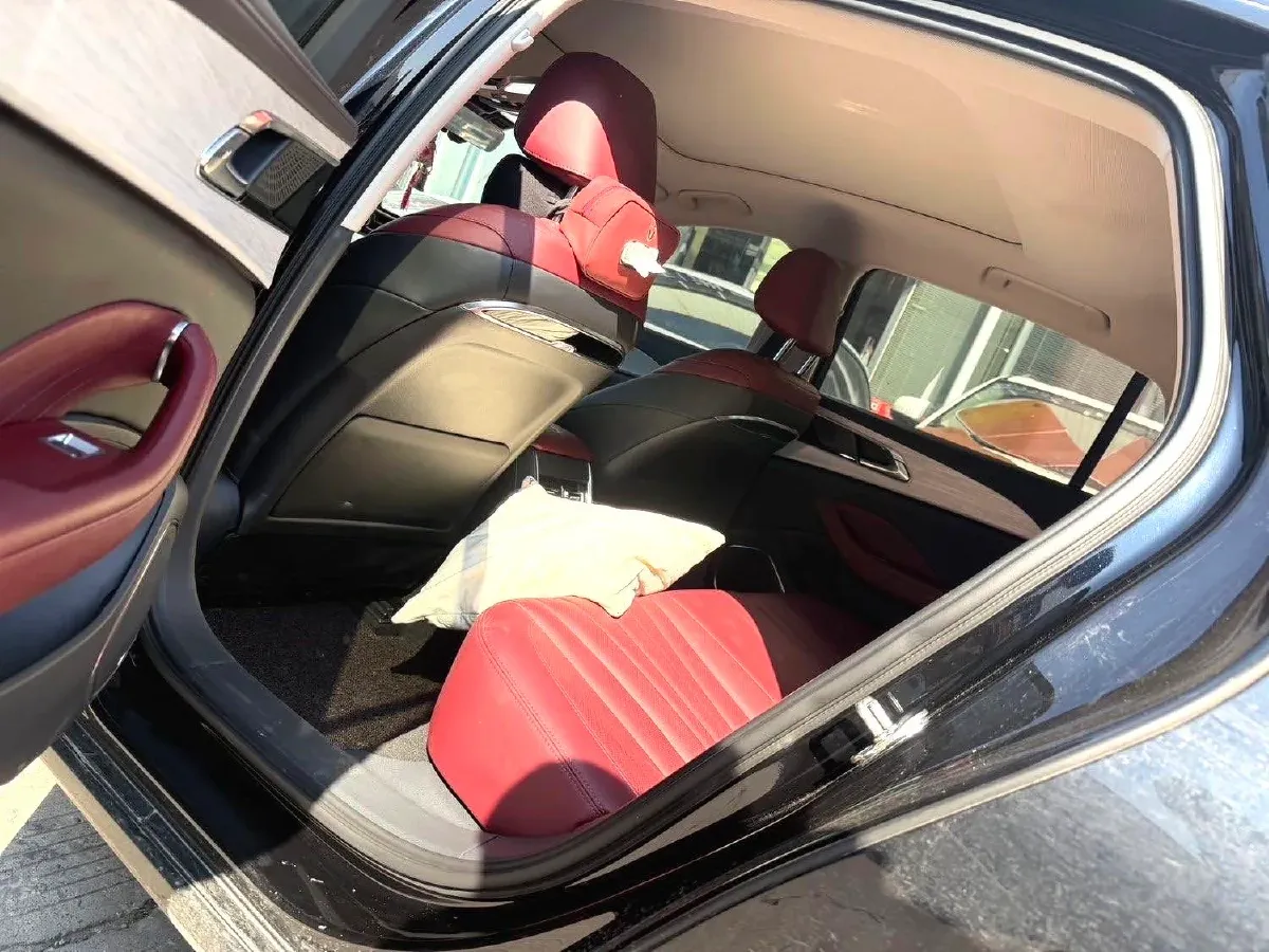 2025 HongQi H5 1.5T 169HP L4 7DCT,autocango,china used car exporter,china ev exporter,chinese used car exporter,chinese used ev exporter