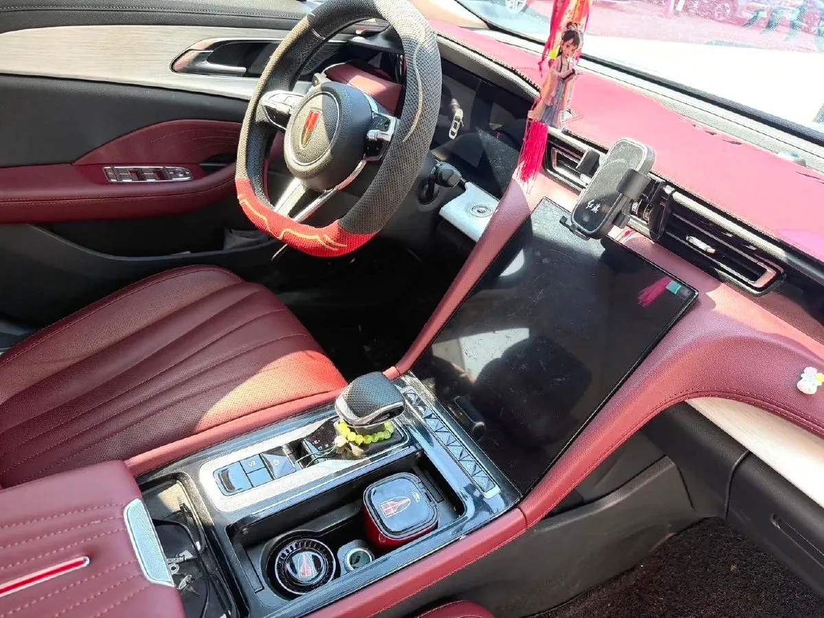 2025 HongQi H5 1.5T 169HP L4 7DCT,autocango,china used car exporter,china ev exporter,chinese used car exporter,chinese used ev exporter