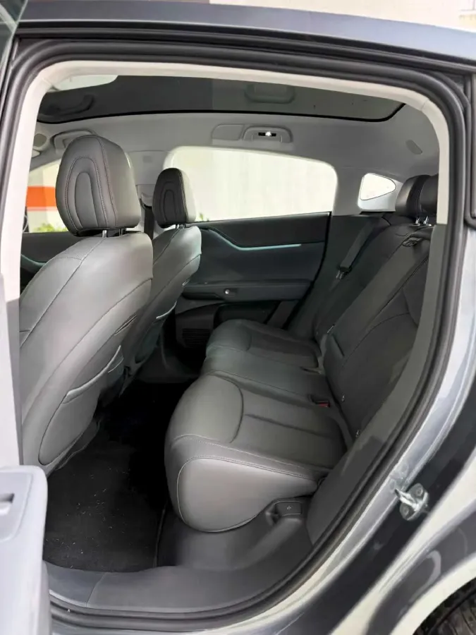 2025 Xpeng G6 BEV 68.5KWH,autocango,china used car exporter,china ev exporter,chinese used car exporter,chinese used ev exporter