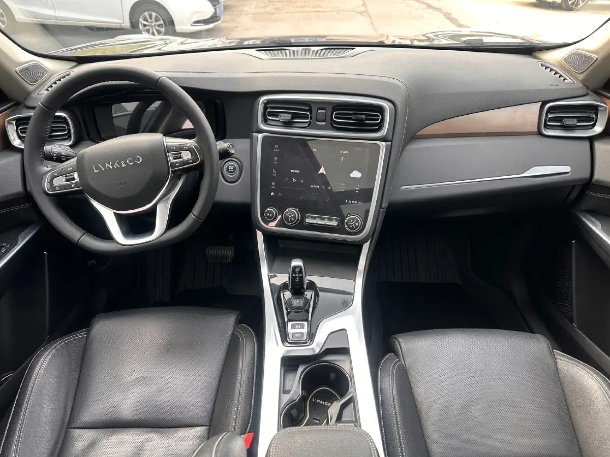 2019 Beijing BJ40 2.0T 218HP L4 6AT,autocango,china used car exporter,china ev exporter,chinese used car exporter,chinese used ev exporter