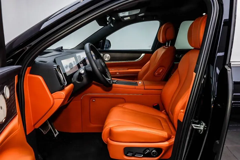 2025 AITO AITO M9 REEV 160HP REEV 52KWH,autocango,china used car exporter,china ev exporter,chinese used car exporter,chinese used ev exporter