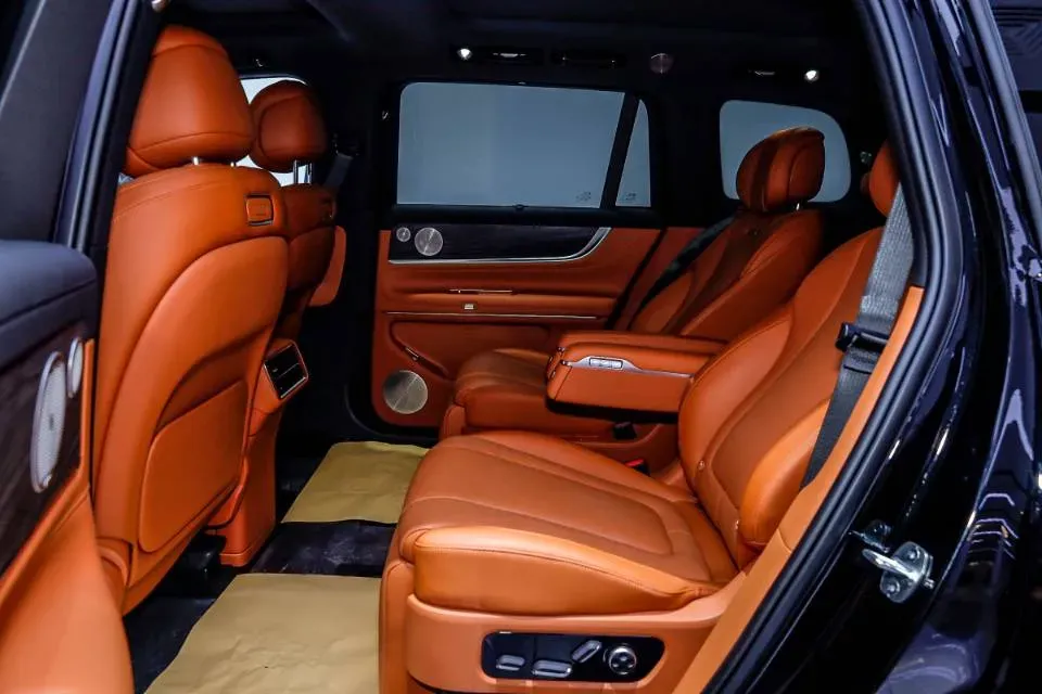 2025 AITO AITO M9 REEV 160HP REEV 52KWH,autocango,china used car exporter,china ev exporter,chinese used car exporter,chinese used ev exporter