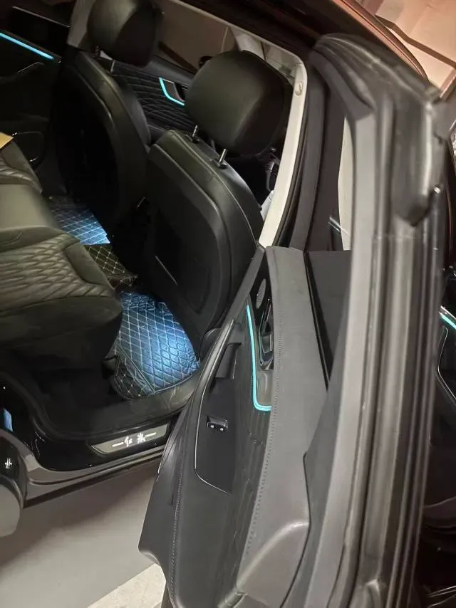 2022 HongQi HS5 2.0T 224HP L4 6AT,autocango,china used car exporter,china ev exporter,chinese used car exporter,chinese used ev exporter