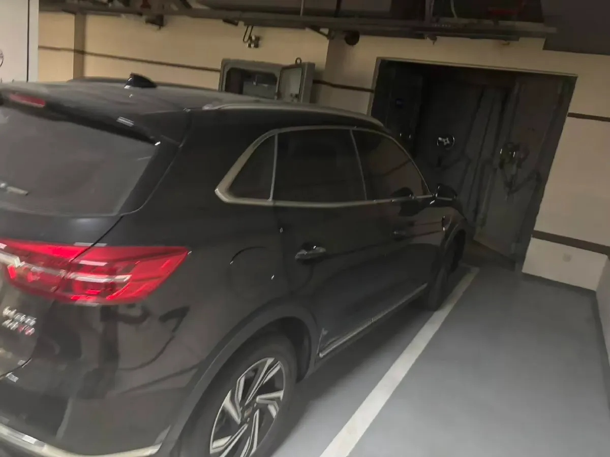 2022 HongQi HS5 2.0T 224HP L4 6AT,autocango,china used car exporter,china ev exporter,chinese used car exporter,chinese used ev exporter