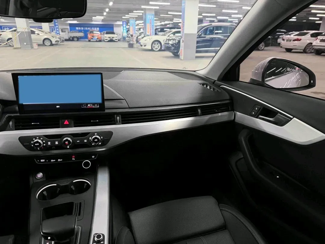 2020 Audi A4L 2.0T 190HP L4 7DCT,autocango,china used car exporter,china ev exporter,chinese used car exporter,chinese used ev exporter