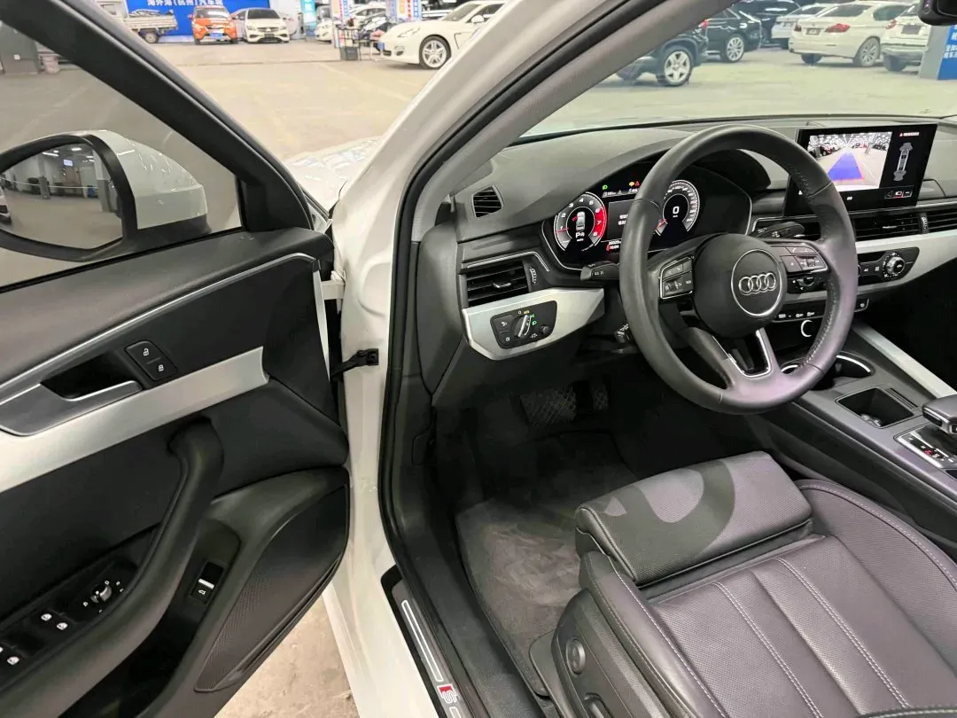 2020 Audi A4L 2.0T 190HP L4 7DCT,autocango,china used car exporter,china ev exporter,chinese used car exporter,chinese used ev exporter