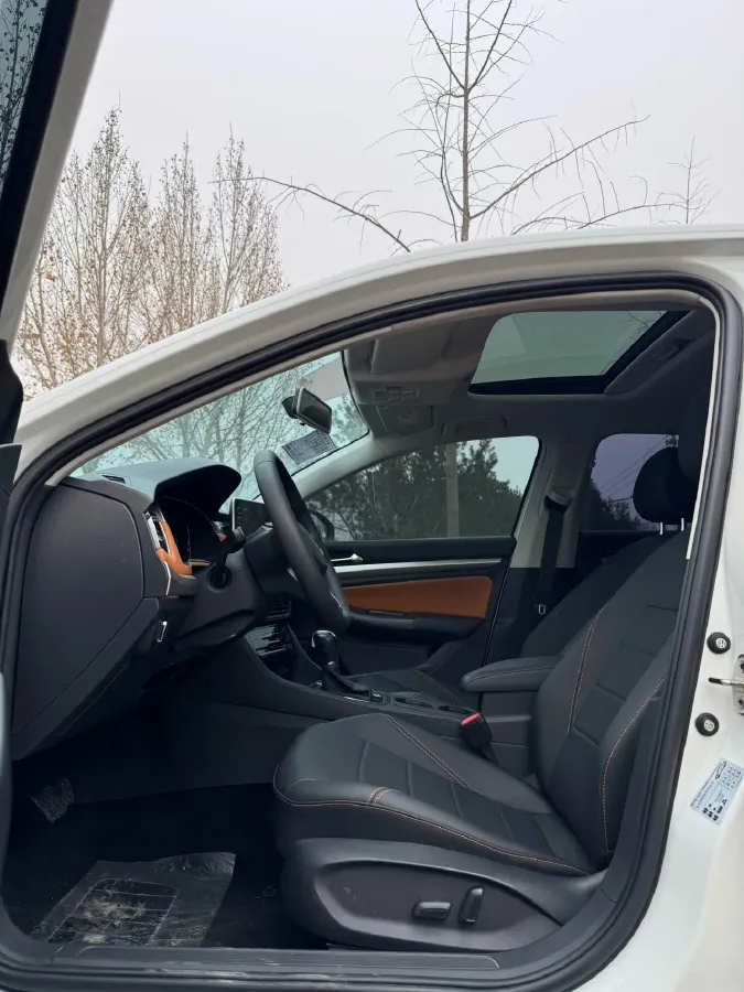 2023 Volkswagen Bora 1.2T 116HP L4 7DCT,autocango,china used car exporter,china ev exporter,chinese used car exporter,chinese used ev exporter