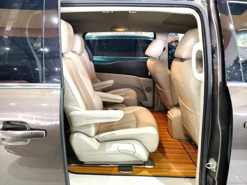 2023 Buick GL8 2.0T 237HP L4 9AT,autocango,china used car exporter,china ev exporter,chinese used car exporter,chinese used ev exporter