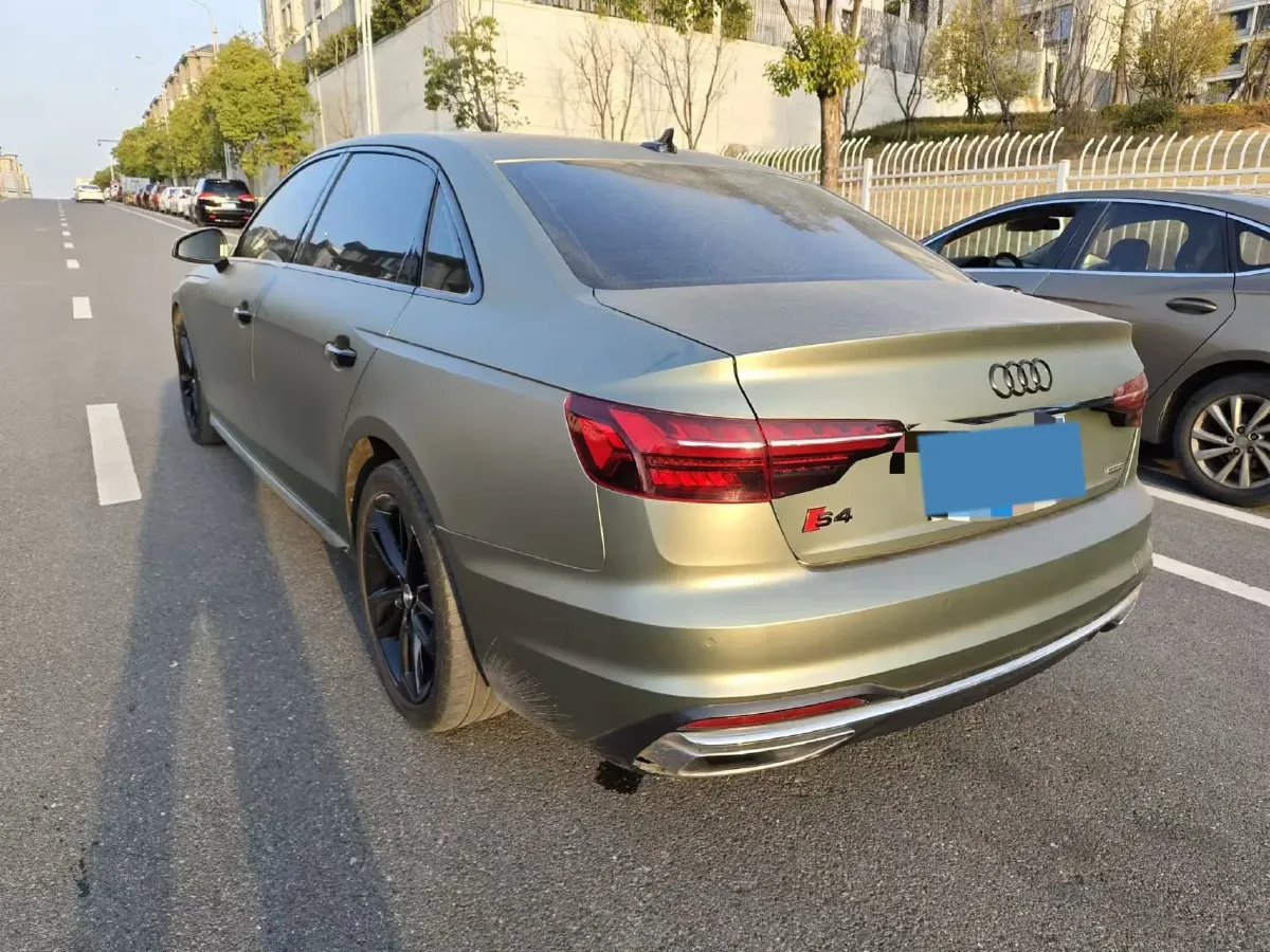 2020 Audi A4L 2.0T 190HP L4 7DCT,autocango,china used car exporter,china ev exporter,chinese used car exporter,chinese used ev exporter
