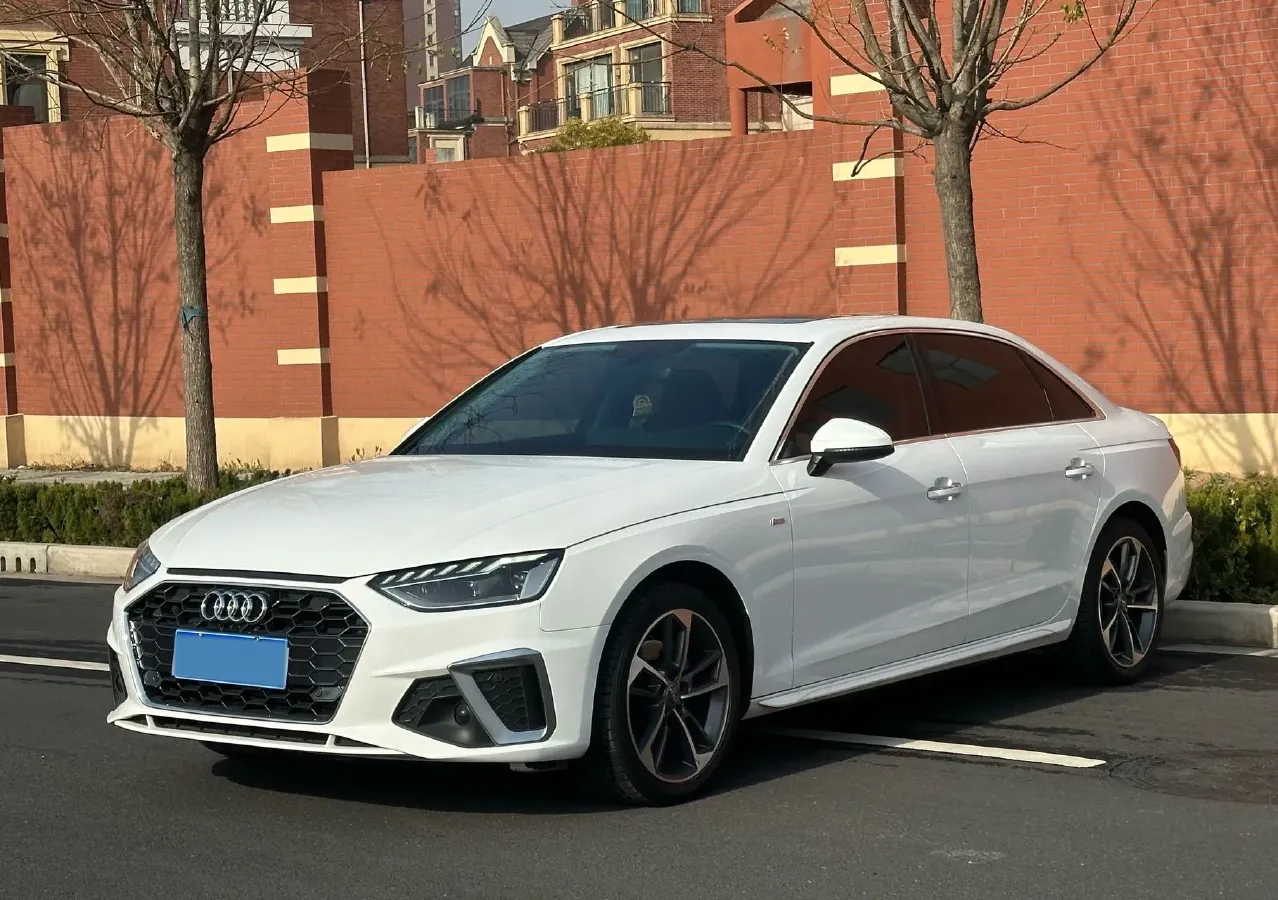2020 Audi A4L 2.0T 190HP L4 7DCT,autocango,china used car exporter,china ev exporter,chinese used car exporter,chinese used ev exporter