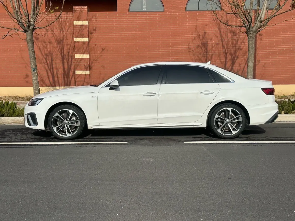 2020 Audi A4L 2.0T 190HP L4 7DCT,autocango,china used car exporter,china ev exporter,chinese used car exporter,chinese used ev exporter