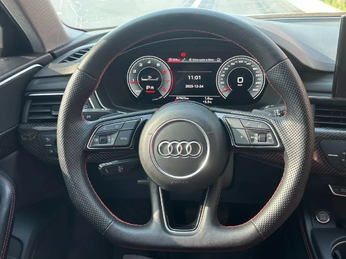 2020 Audi A4L 2.0T 190HP L4 7DCT,autocango,china used car exporter,china ev exporter,chinese used car exporter,chinese used ev exporter