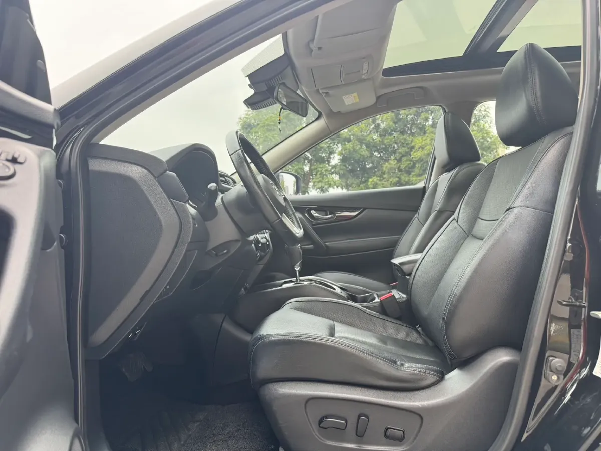 2021 Nissan X-Trail 2.0L 151HP L4 CVT,autocango,china used car exporter,china ev exporter,chinese used car exporter,chinese used ev exporter