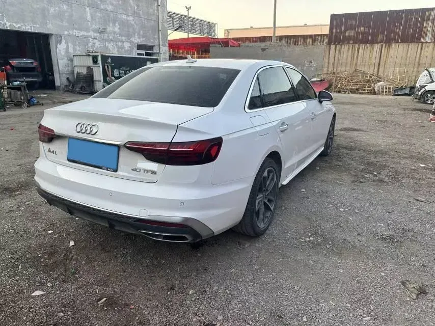 2022 Audi A4L 2.0T 190HP L4 7DCT,autocango,china used car exporter,china ev exporter,chinese used car exporter,chinese used ev exporter