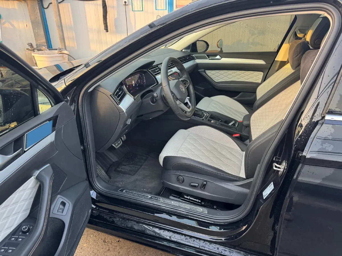 2023 Volkswagen Magotan 2.0T 186HP L4 7DCT,autocango,china used car exporter,china ev exporter,chinese used car exporter,chinese used ev exporter
