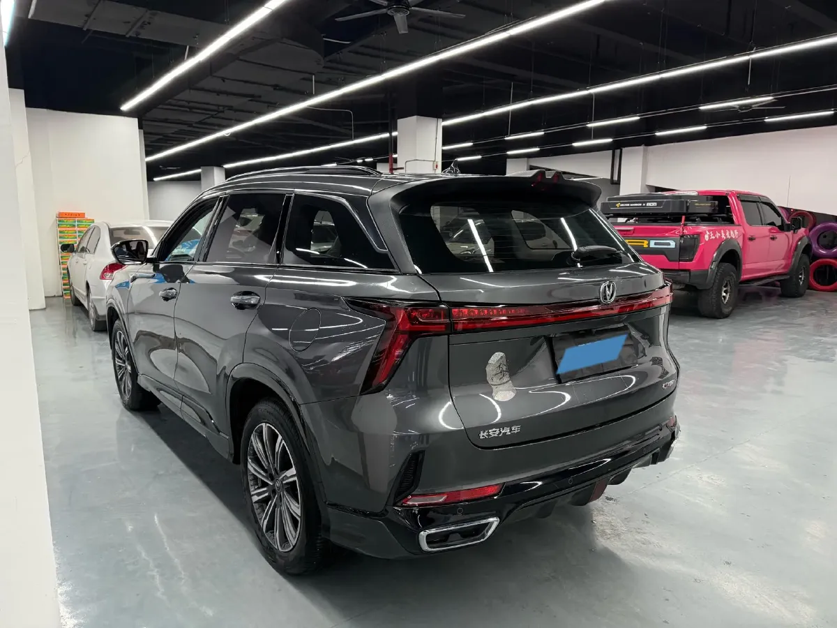 2022 ChangAn CS75 Plus 1.5T 188HP L4 8AT,autocango,china used car exporter,china ev exporter,chinese used car exporter,chinese used ev exporter