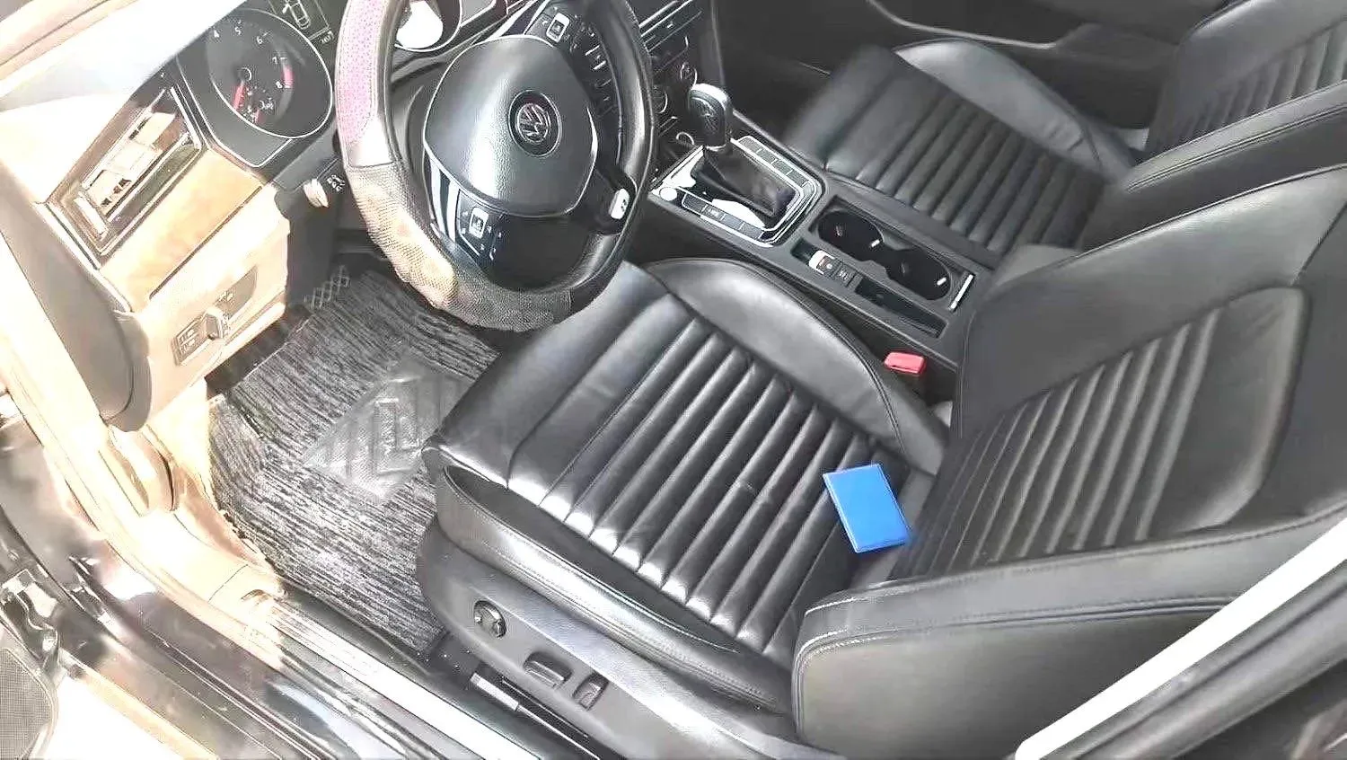 2018 Volkswagen Magotan 2.0T 220HP L4 7DCT,autocango,china used car exporter,china ev exporter,chinese used car exporter,chinese used ev exporter