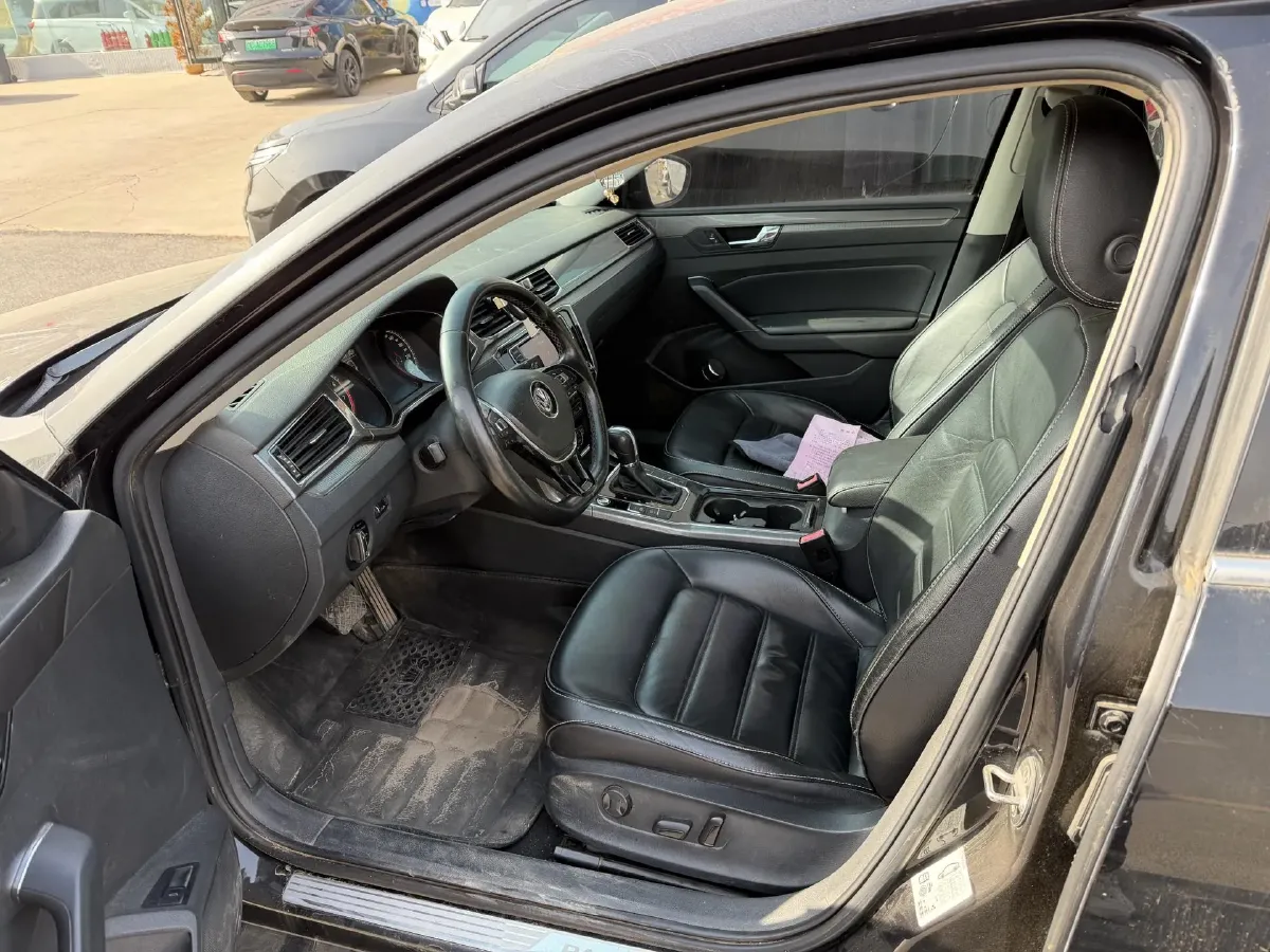 2017 Volkswagen Passat 1.8T 180HP L4 7DCT,autocango,china used car exporter,china ev exporter,chinese used car exporter,chinese used ev exporter