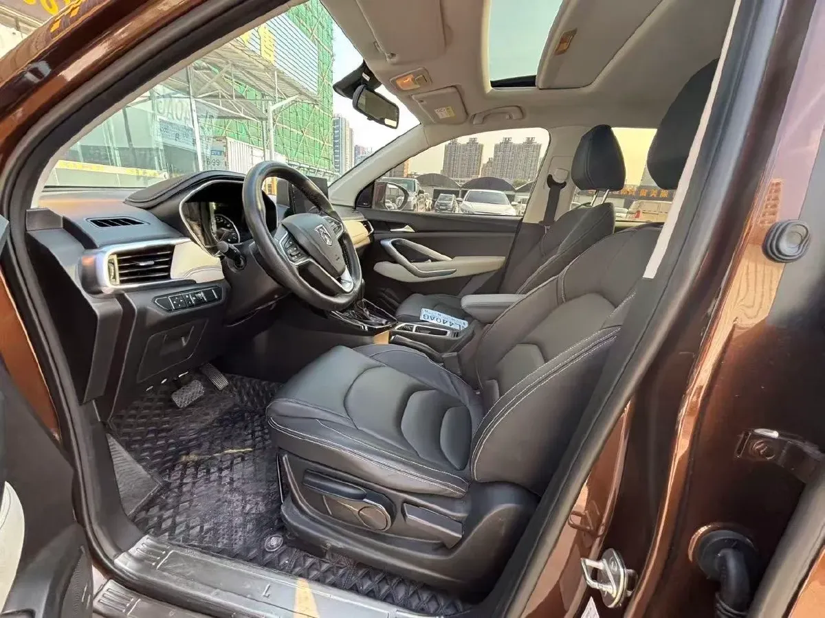 2019 BaoJun 530 1.5T 151HP L4 CVT,autocango,china used car exporter,china ev exporter,chinese used car exporter,chinese used ev exporter