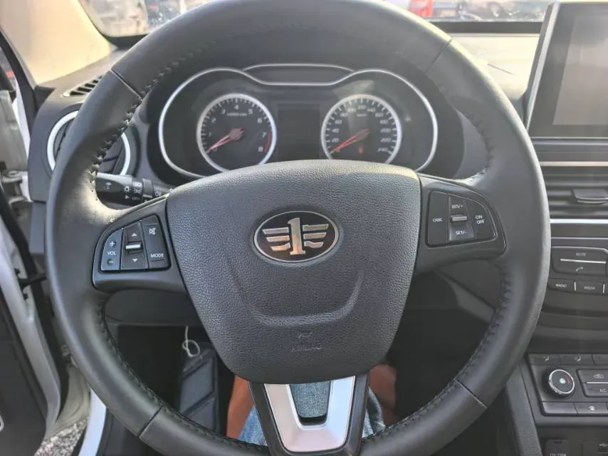 2018 Bestune X40 1.6L 114HP L4 6AT,autocango,china used car exporter,china ev exporter,chinese used car exporter,chinese used ev exporter