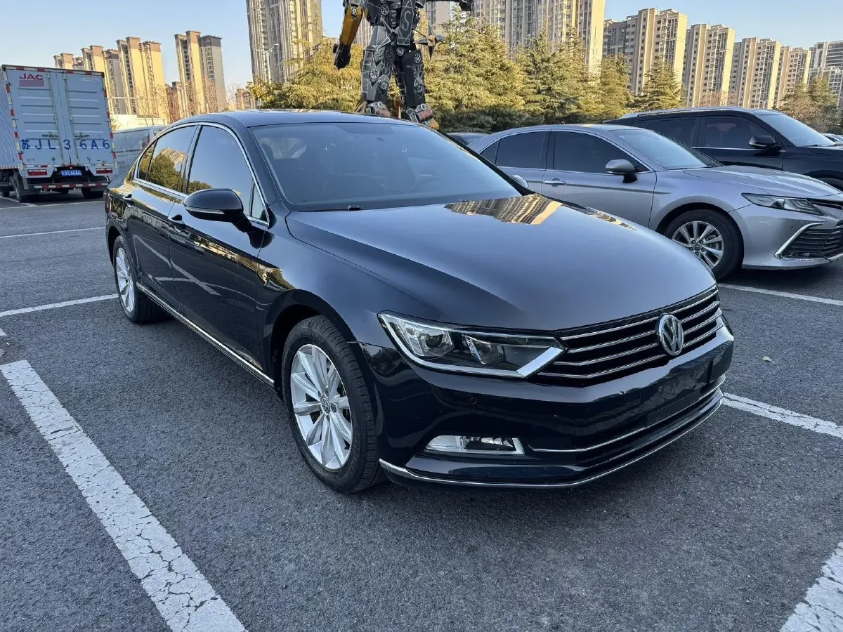 2018 Volkswagen Magotan 1.8T 180HP L4 7DCT,autocango,china used car exporter,china ev exporter,chinese used car exporter,chinese used ev exporter