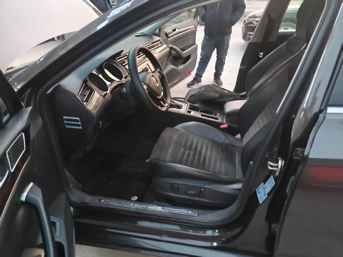 2024 Li L6 Range Extended 154HP L4 REEV 36.8KWH,autocango,china used car exporter,china ev exporter,chinese used car exporter,chinese used ev exporter