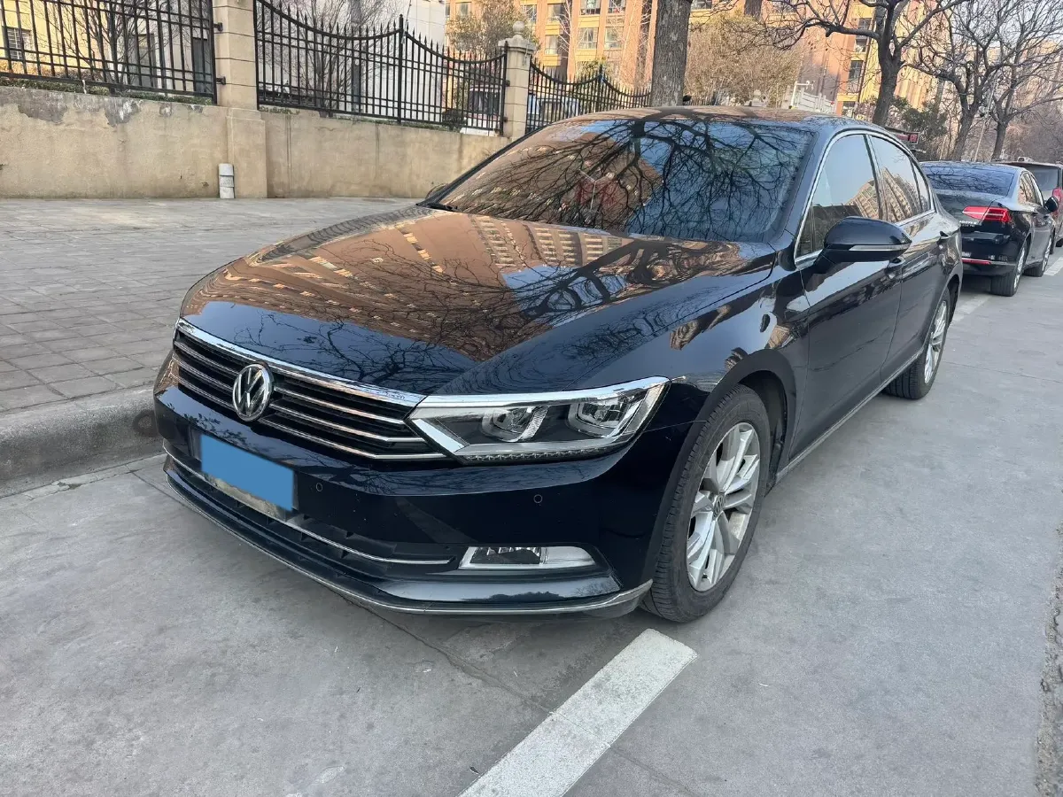 2018 Volkswagen Magotan 1.8T 180HP L4 7DCT,autocango,china used car exporter,china ev exporter,chinese used car exporter,chinese used ev exporter