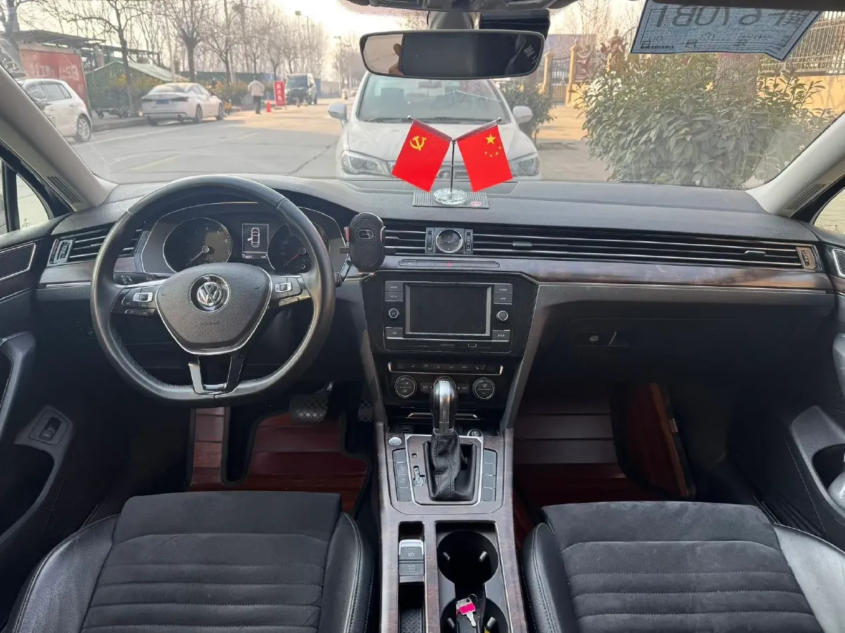 2018 Volkswagen Magotan 1.8T 180HP L4 7DCT,autocango,china used car exporter,china ev exporter,chinese used car exporter,chinese used ev exporter