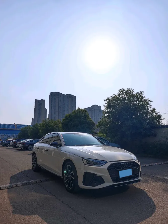 2023 Audi A4L 2.0T 190HP L4 7DCT,autocango,china used car exporter,china ev exporter,chinese used car exporter,chinese used ev exporter